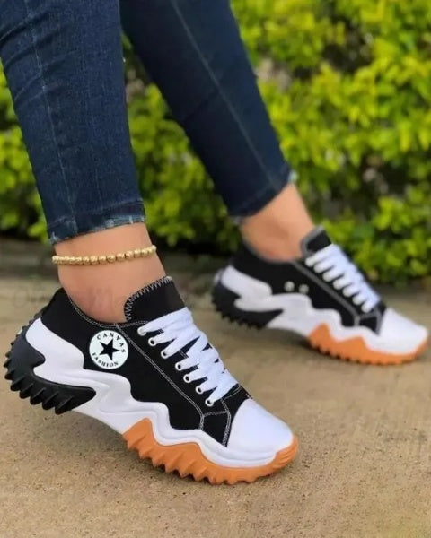 MW | Muffin Schnürsneaker mit Ösen und kontrastierenden Einsätzen