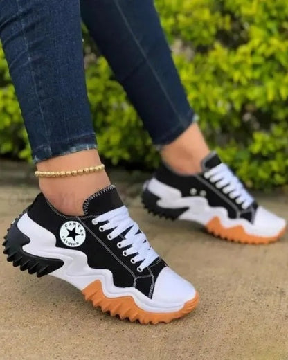 MW | Muffin Schnürsneaker mit Ösen und kontrastierenden Einsätzen