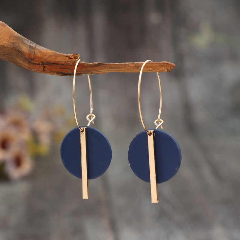 Zarte handwerkliche Ohrring