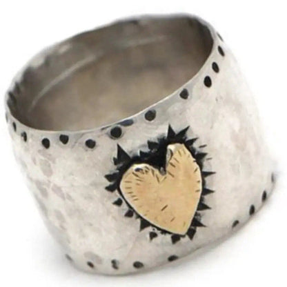 Zarte handwerkliche Ring