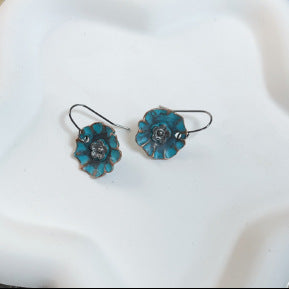 Zarte handwerkliche Ohrring