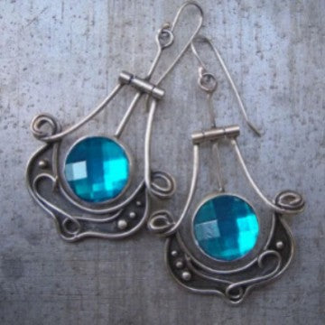 Schöne Ohrring mit einzigartigem Stil