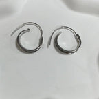 Zarte handwerkliche Ohrring