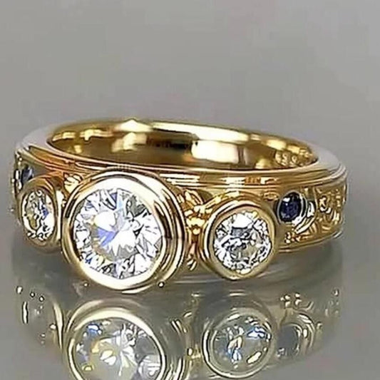 Zarte handwerkliche Ring