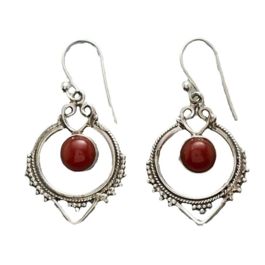 Zarte handwerkliche Ohrring