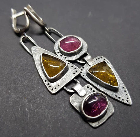 Zarte handwerkliche Ohrring