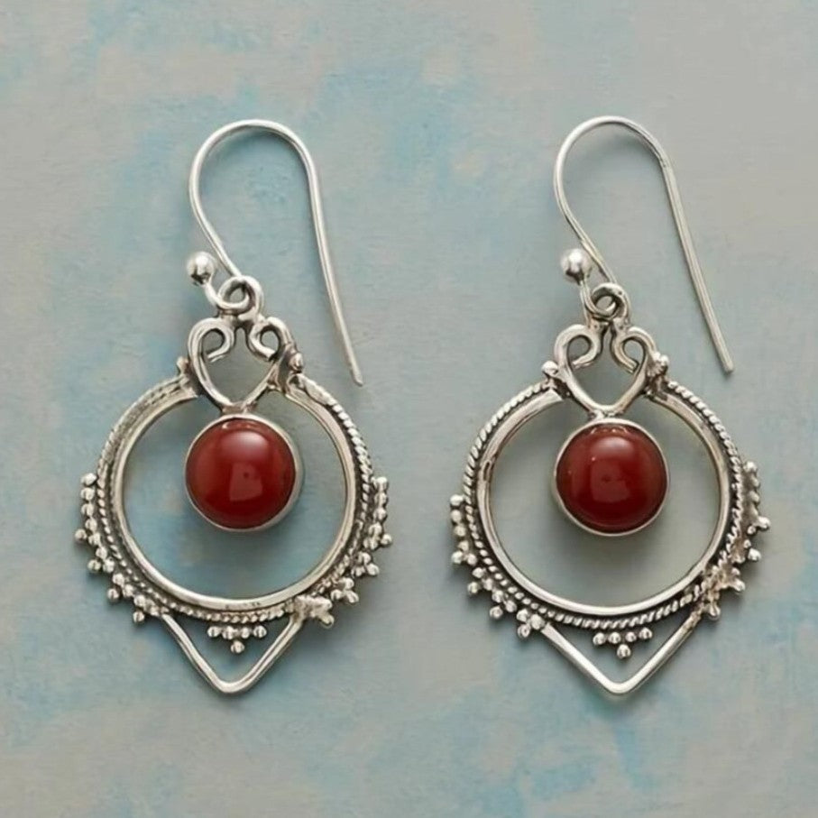 Zarte handwerkliche Ohrring