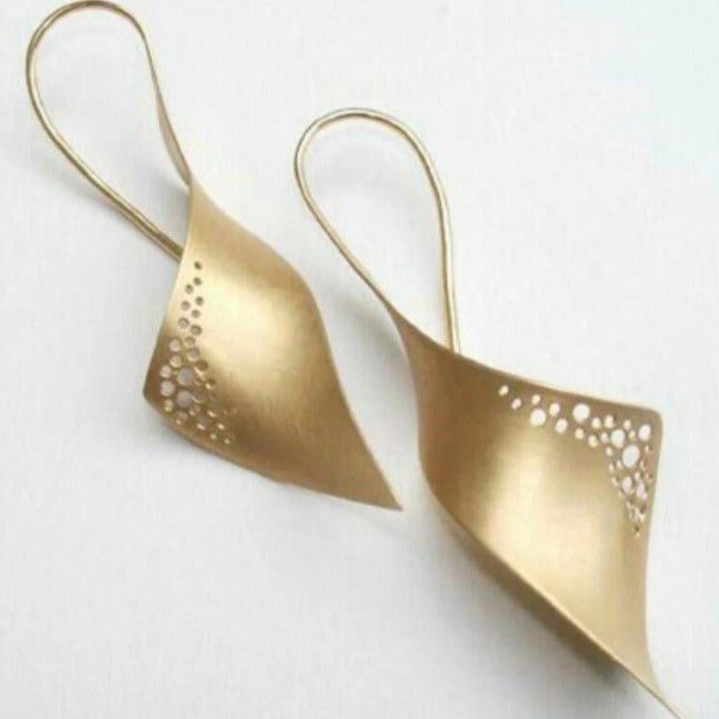 Klassische Gold Ohrring mit zeitloser Eleganz