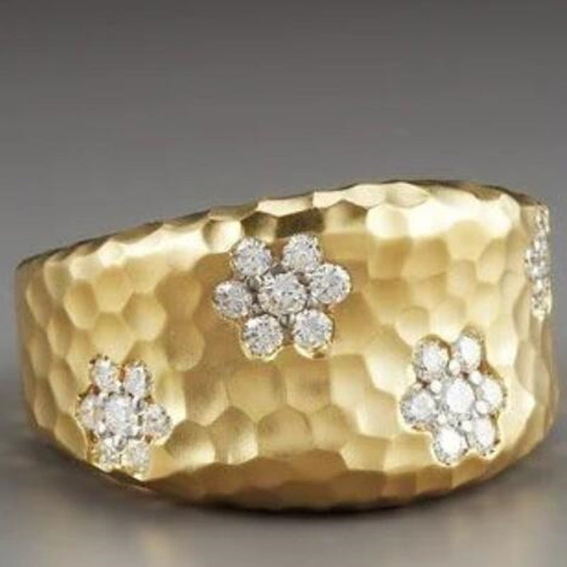 Schöne Armband mit einzigartigem Stil