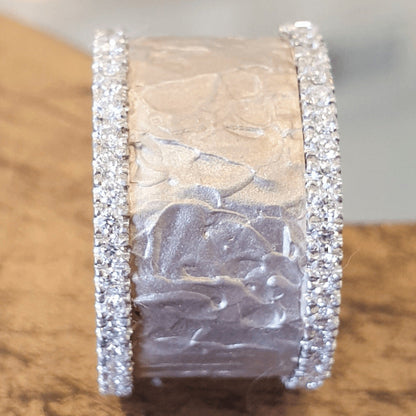 Klassische Silber Ring mit zeitloser Eleganz