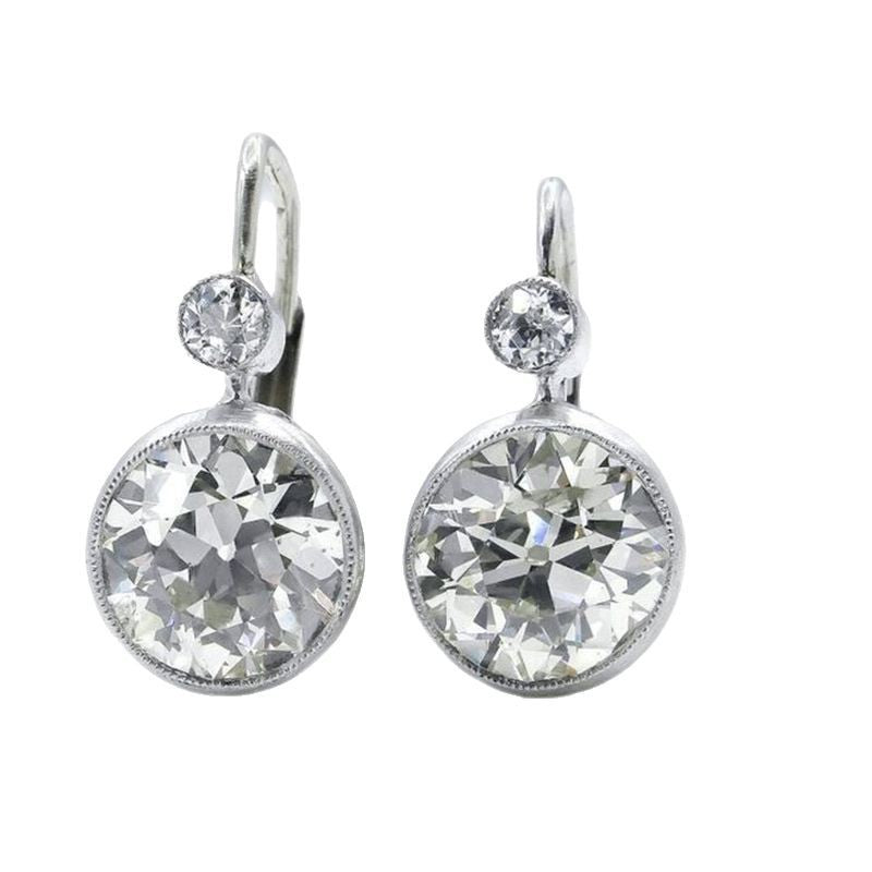 Atemberaubende Ohrring für den Alltag