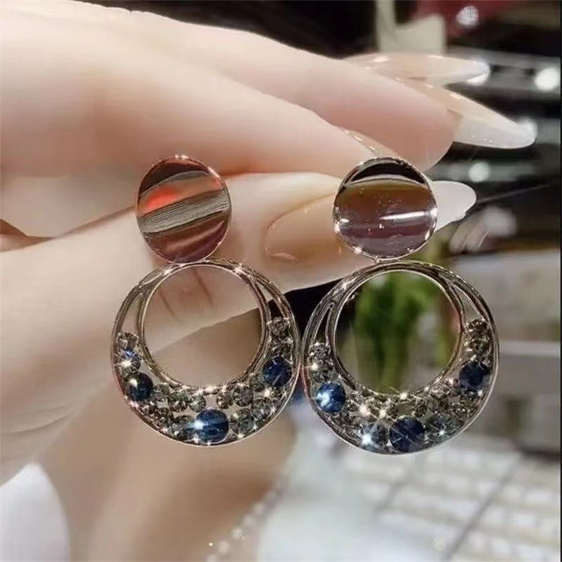 Schöne Ohrring mit einzigartigem Stil