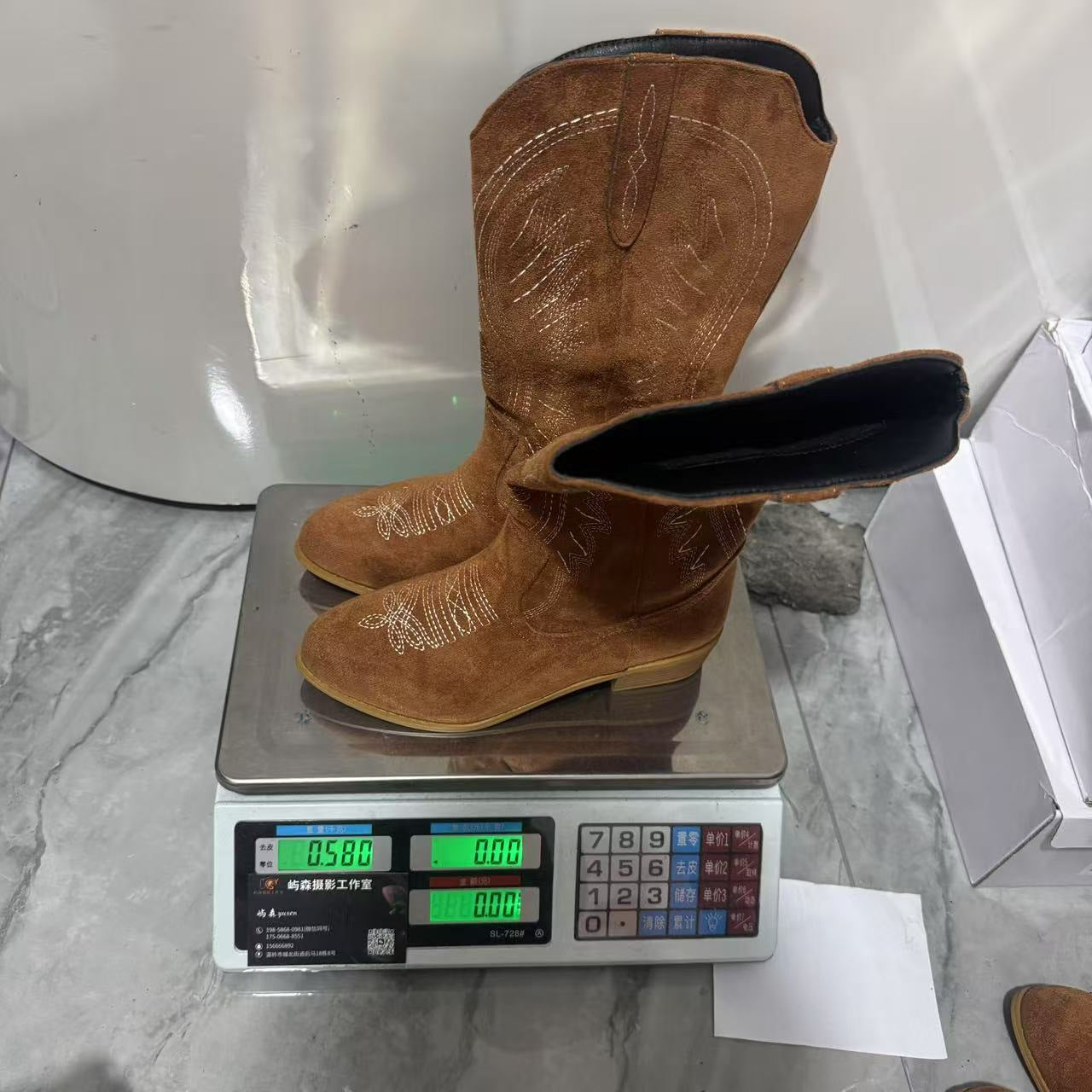 Anmutige Orthopädische Stiefel für modernen Look