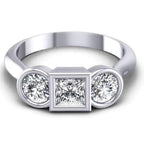 Zarte handwerkliche Ring