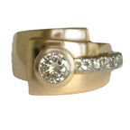 Schöne Gold Ring mit einzigartigem Stil