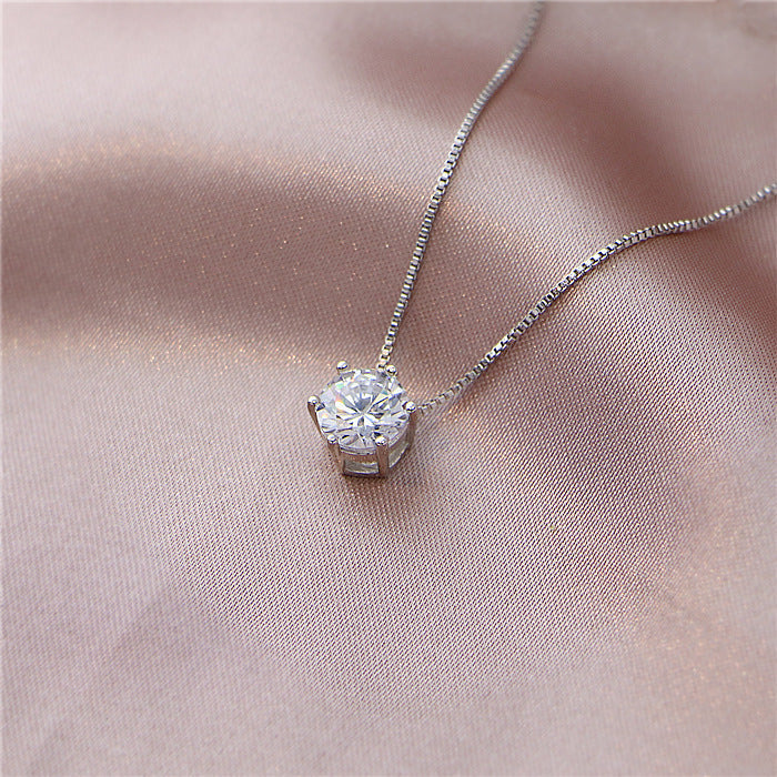 Schöne Halskette mit einzigartigem Stil