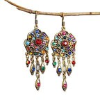 Zarte handwerkliche Ohrring