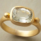 Klassische Gold Ring mit zeitloser Eleganz