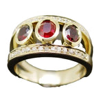 Schöne Gold Ring mit einzigartigem Stil