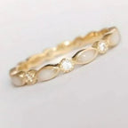 Schöne Gold Ring mit einzigartigem Stil