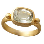 Klassische Gold Ring mit zeitloser Eleganz