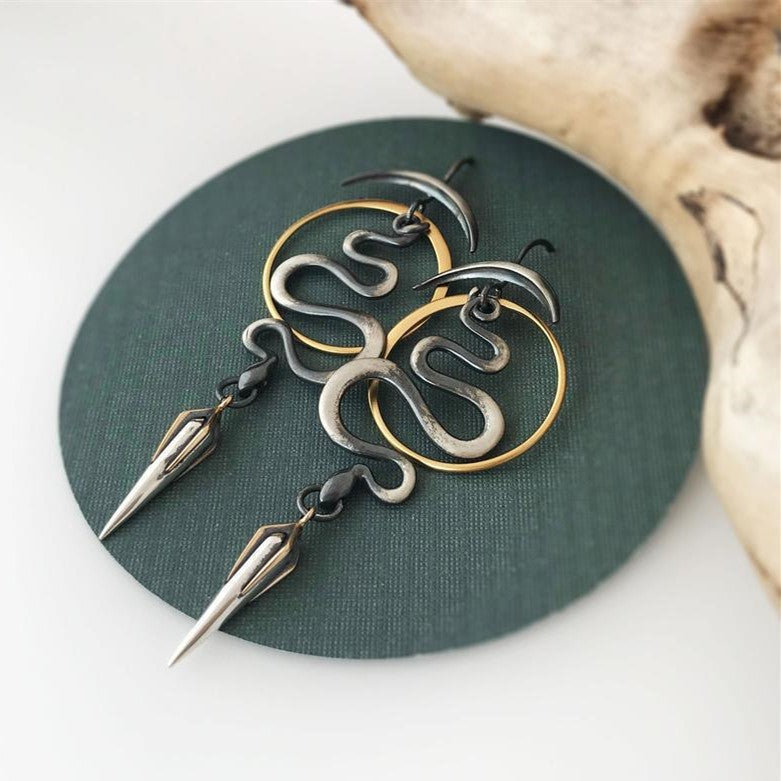 Zarte handwerkliche Ohrring