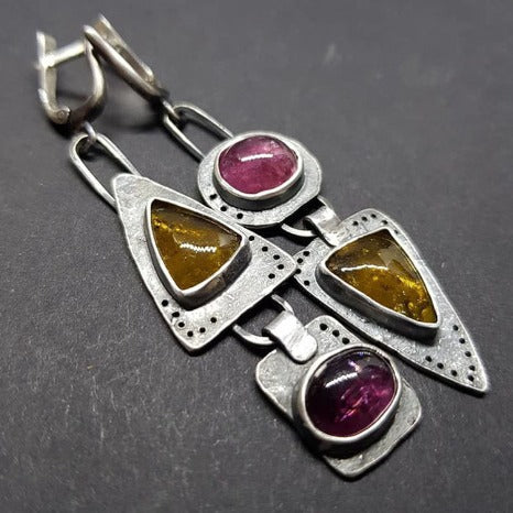 Zarte handwerkliche Ohrring