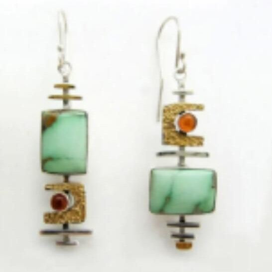 Zarte handwerkliche Ohrring