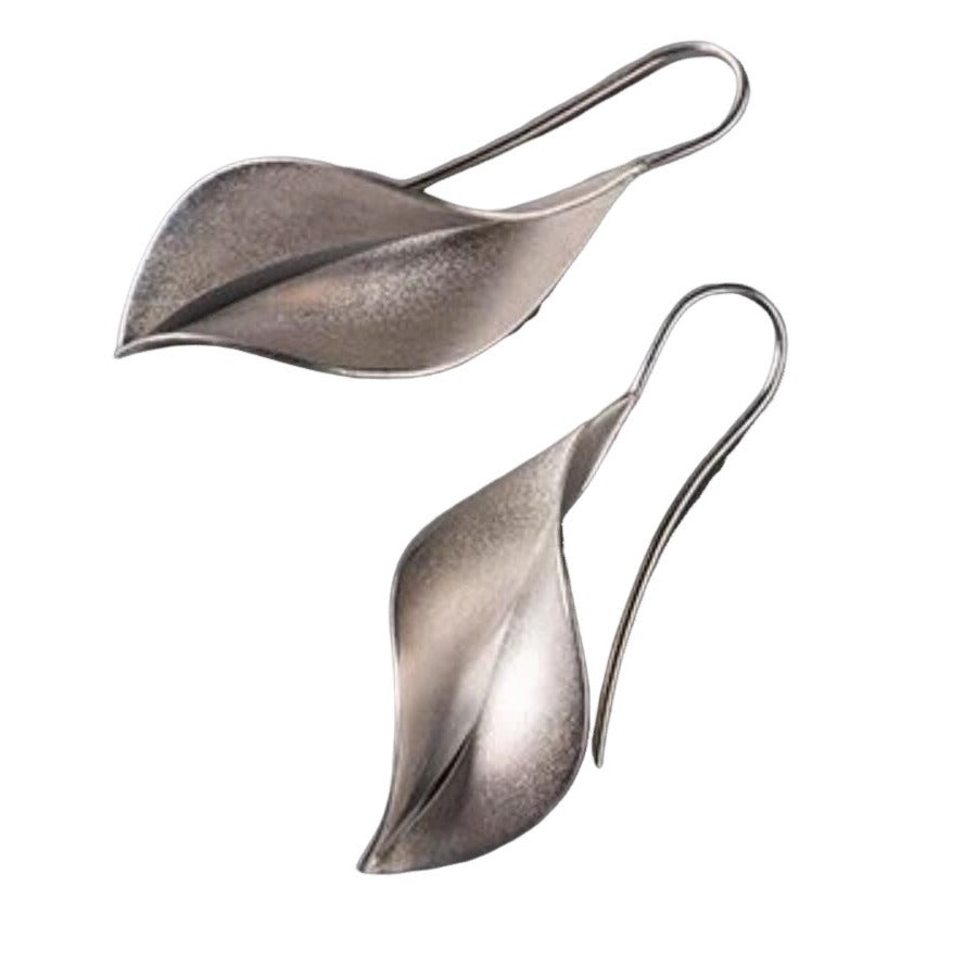 Zarte handwerkliche Ohrring