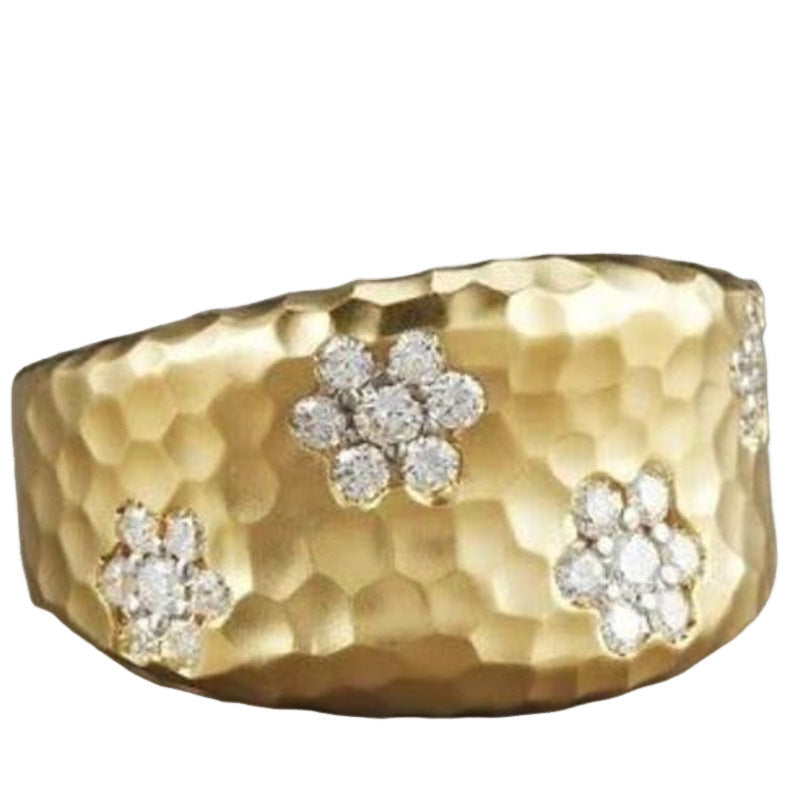 Schöne Armband mit einzigartigem Stil