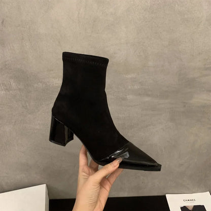 Stützende und trendige orthopädische Absätze